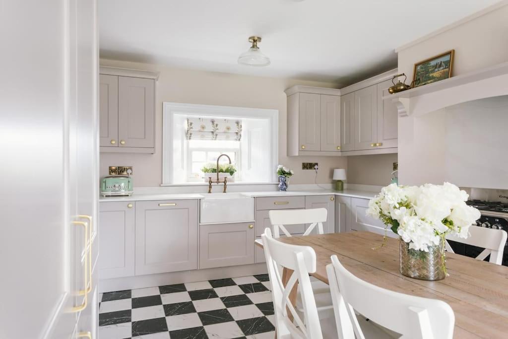 The Farmhouse At Corrstown Village Portrush Buitenkant foto